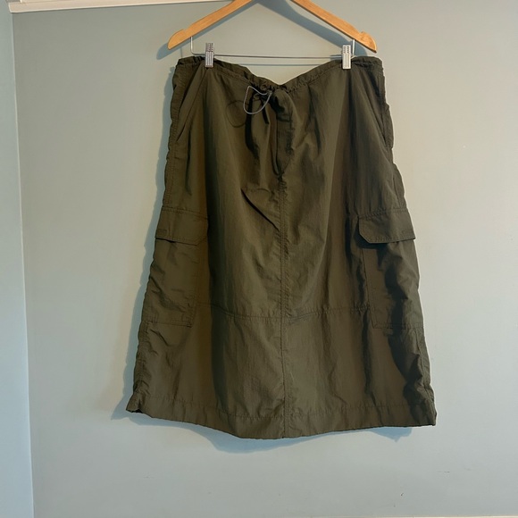 Columbia Dark Green Midi Skirt - Picture 1 of 10